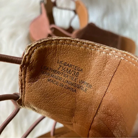 Lucky Brand Bartega Perforated Leather Gladiator Sandals in Antler Size 7.5 - Picture 11 of 11